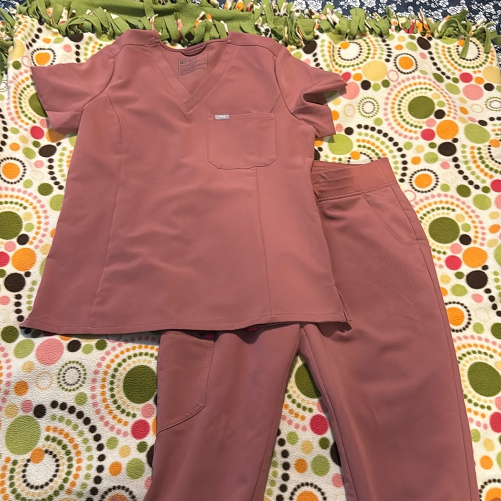 Women’s Fig Scrub Set size Medium
